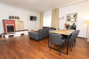 Stadthaus mit 2 Schlafzimmern & Wohnzimmer mit Kamin - Kostenloser Privat-Parkplatz auf dem Grundstück